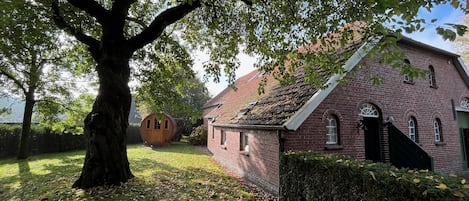 Herbstliche Gartenansicht