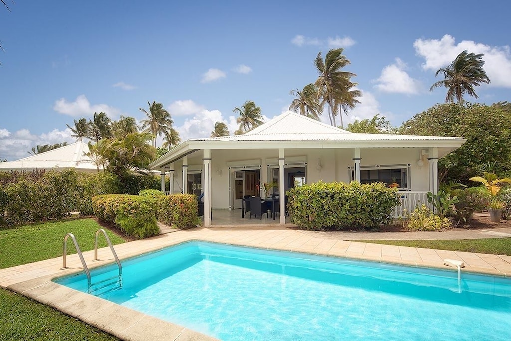 ALOE, villa de standing avec vue mer panoramique à Saint-François en Guadeloupe - Saint-François