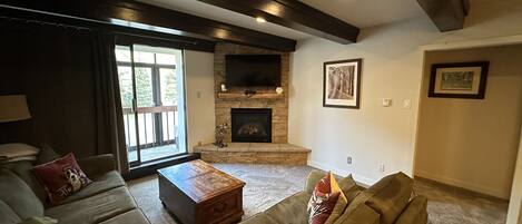 Smart TV  and gas fireplace
Great for movie time after skiing