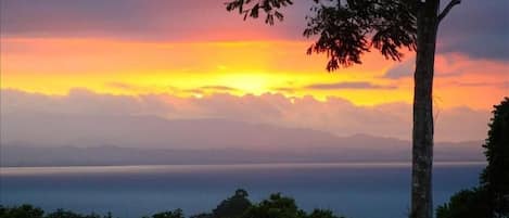Just one of the many amazing sunsets from the hilltop view. Pura Vida!