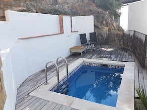 Private pool