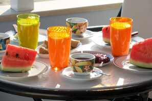 Breakfast meal