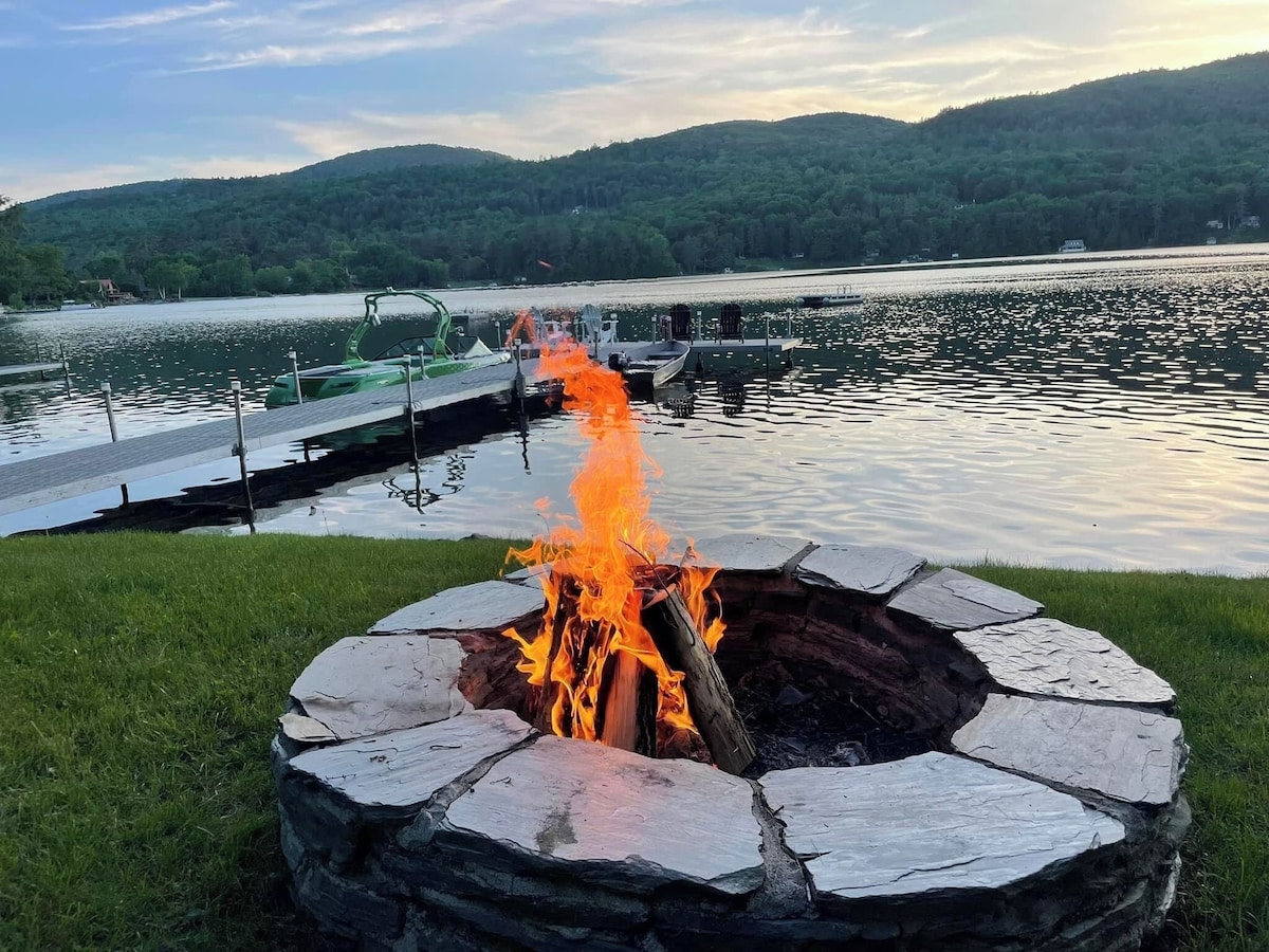 Beautiful Vermont Lake House on Lake Morey