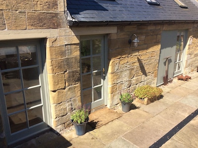 Luxury cottage in countryside setting near to St Andrews perfect for golfers 