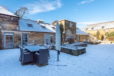 Luxury cottage in countryside setting near to St Andrews perfect for golfers 