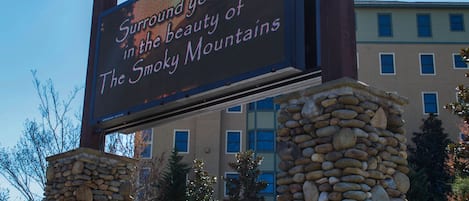 Beautiful entrance into RiverStone Resort and Spa.