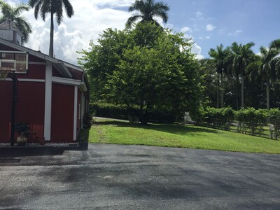 Barn With Steam--and jacuzzi within 35 Minutes Miami South Beach     