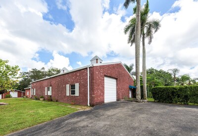 Barn With Steam--and jacuzzi within 35 Minutes Miami South Beach     