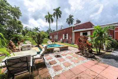 Barn With Steam--and jacuzzi within 35 Minutes Miami South Beach     