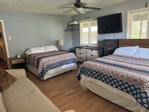 Main Bedroom/Living Room, Flat Screen TV, Lake View