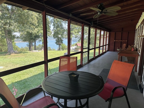 Large Screened Porch, Awesome Lake View