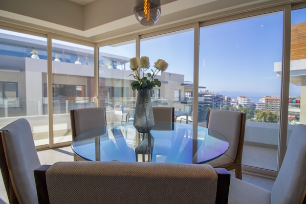 Pavilion 709 Dining room