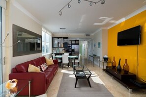 Living room with dining table for 4-5