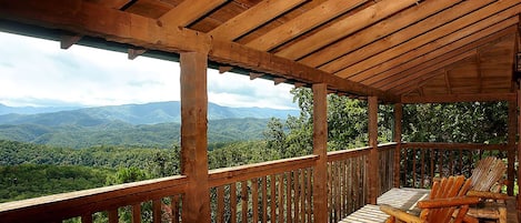 Wrap around porch with amazing view of the strip.