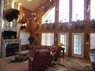 This Cabin Is The Most Unique , Life Size Mounted Animals,man Cave Supreme