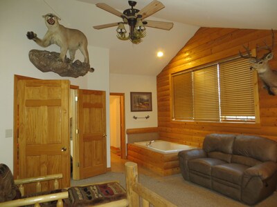 This Cabin Is The Most Unique , Life Size Mounted Animals,man Cave Supreme