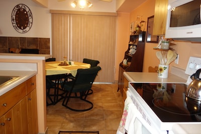 Family and Pet Friendly Condominium in Moab by Golf Course 