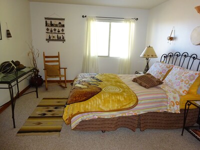 Family and Pet Friendly Condominium in Moab by Golf Course 