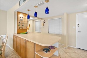 Kitchen Bar