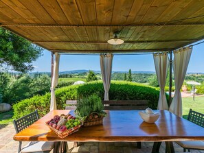 Plante, Meubles, Propriété, Table, Bâtiment, Vert, Ombre, Design Intérieur, Arbre, Éclairage