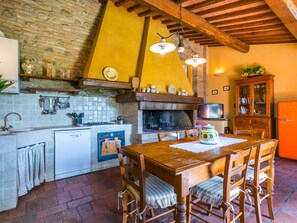 Meubles, Cabinetry, Propriété, Comptoir, Table, Chaise, Bleu, Bleu Azur, Cuisine, Bois