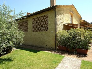 Plante, Bâtiment, Ciel, Propriété, Fenêtre, Lot Terre, Chalet, Architecture, Végétation, Maison