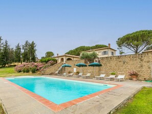 L'Eau, Plante, Ciel, Propriété, Bleu Azur, Arbre, Piscine, Bâtiment, Rectangle, Lot Terre