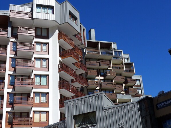 Himmel, Daytime, Ejendom, Bygning, Vindue, Højhus, Urban Design, Ejerlejlighed, Materielle Værdier, Boligområde