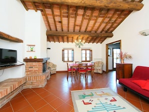 Zimmer, Eigentum, Gebäude, Haus, Möbel, Wohnzimmer, Interior Design, Decke, Grundeigentum, Zuhause