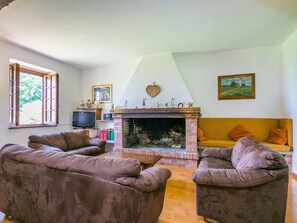 Couch, Eigentum, Möbel, Bilderrahmen, Komfort, Wohnzimmer, Interior Design, Holz, Fussboden, Pflanze
