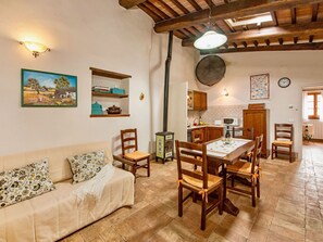 Eigentum, Zimmer, Gebäude, Interior Design, Möbel, Grundeigentum, Haus, Decke, Zuhause, Wohnzimmer