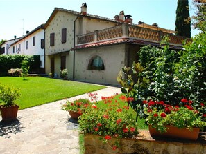 Propriété, Maison, Bâtiment, Hacienda, Immobilier, Domicile, Villa, Cour, Jardin, Plante