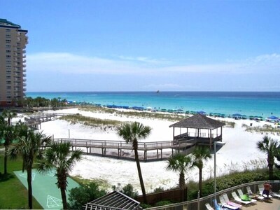 stunning view renovated 4th floor condo with two pools  right on the  beach  destin