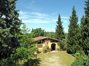 Eigentum, Haus, Himmel, Natürliche Landschaft, Baum, Wildnis, Zuhause, Berg, Grundeigentum, Gebäude