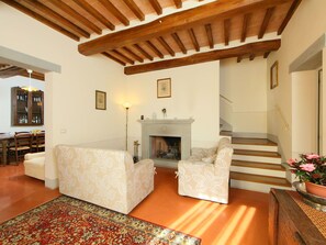 Eigentum, Zimmer, Gebäude, Decke, Wohnzimmer, Interior Design, Haus, Grundeigentum, Fussboden, Feuerstelle