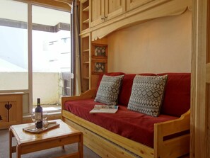Möbel, Eigentum, Tabelle, Komfort, Holz, Kissen, Interior Design, Gebäude, Fussboden, Wohnzimmer