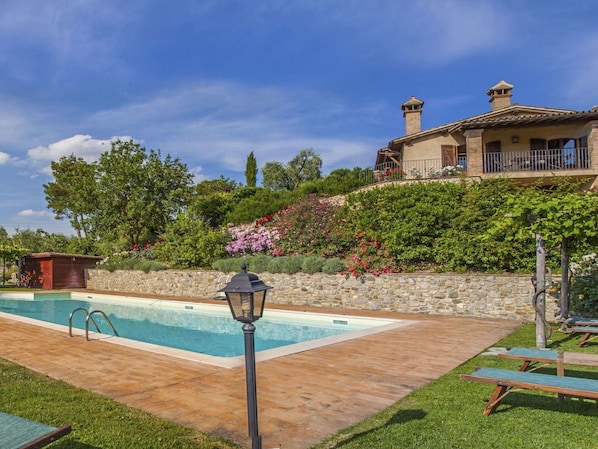 Property, Swimming Pool, House, Real Estate, Residential Area, Water, Building, Estate, Vacation, Leisure