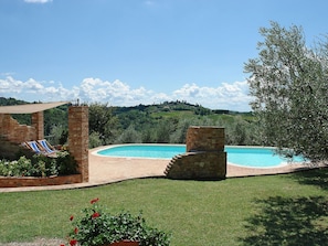 Piscine, Propriété, Paysage Naturel, Immobilier, Herbe, Arbre, Vacances, Maison, ArriÚre-Cour, Ciel
