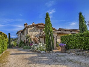 Property, Blue, Sky, House, Residential Area, Home, Town, Architecture, Building, Wall