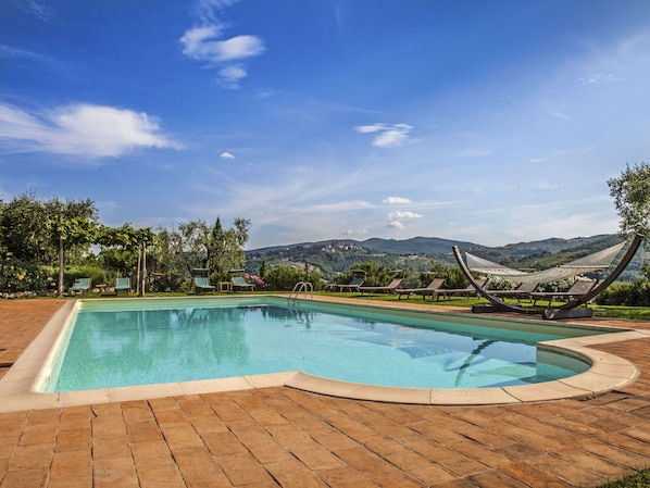 Swimming Pool, Property, Sky, Water, Vacation, Real Estate, House, Home, Leisure, Mountain