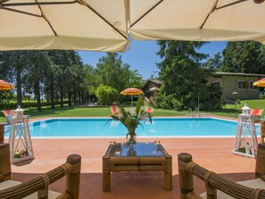 Schwimmbad, Eigentum, Freizeit, Urlaub, Resort, Grundeigentum, Freizeitzentrum, Baum, Haus, Erholung