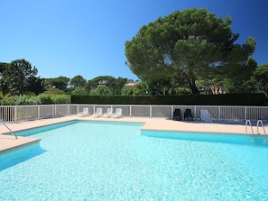 Piscine, Propriété, Loisir, Bâtiment, L'Eau, Immobilier, Biens, Maison, Villa, Ciel