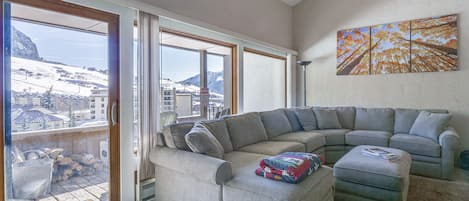 Mt. Crested Butte Vacation Rental | 2BR | 2BA | 1,042 Sq Ft | Stairs Required