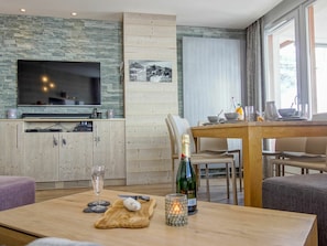 Tabelle, Möbel, Eigentum, Fenster, Geschirr, Holz, Interior Design, Wohnzimmer, Die Architektur