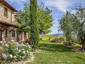 Property, House, Tree, Cottage, Real Estate, Garden, Building, Home, Grass, Rural Area