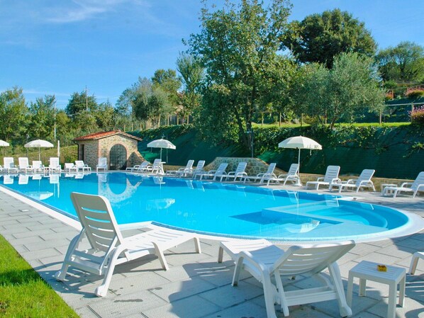 Piscine, Propriété, Loisir, Recours, Centre De Loisirs, Balancelle, Mobilier De Jardin, Vacances, Bâtiment, Hôtel