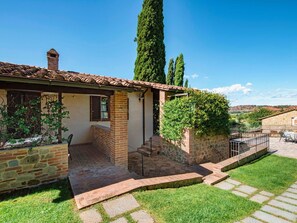 Propriété, Maison, Bâtiment, Domicile, Immobilier, Chalet, Zone Résidentielle, Cour, Herbe, Architecture
