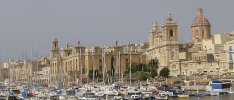 Grand Harbour Marina, Vittoriosa