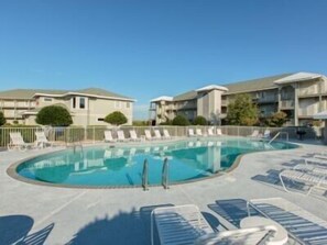 pool in center of complex