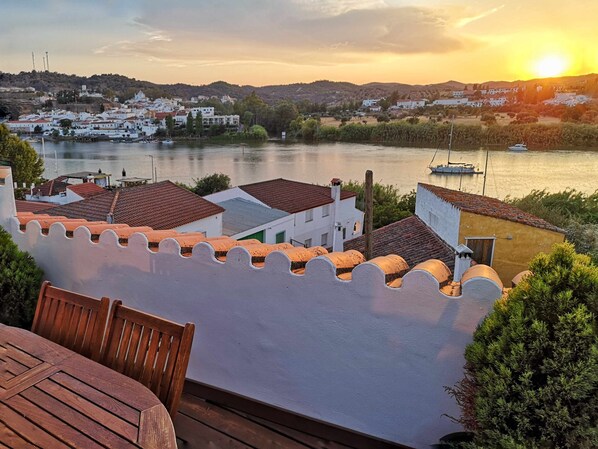 Spring,Natural landscape,Bird's eye view,Solarium,Balcony/Terrace,River view,Sunset